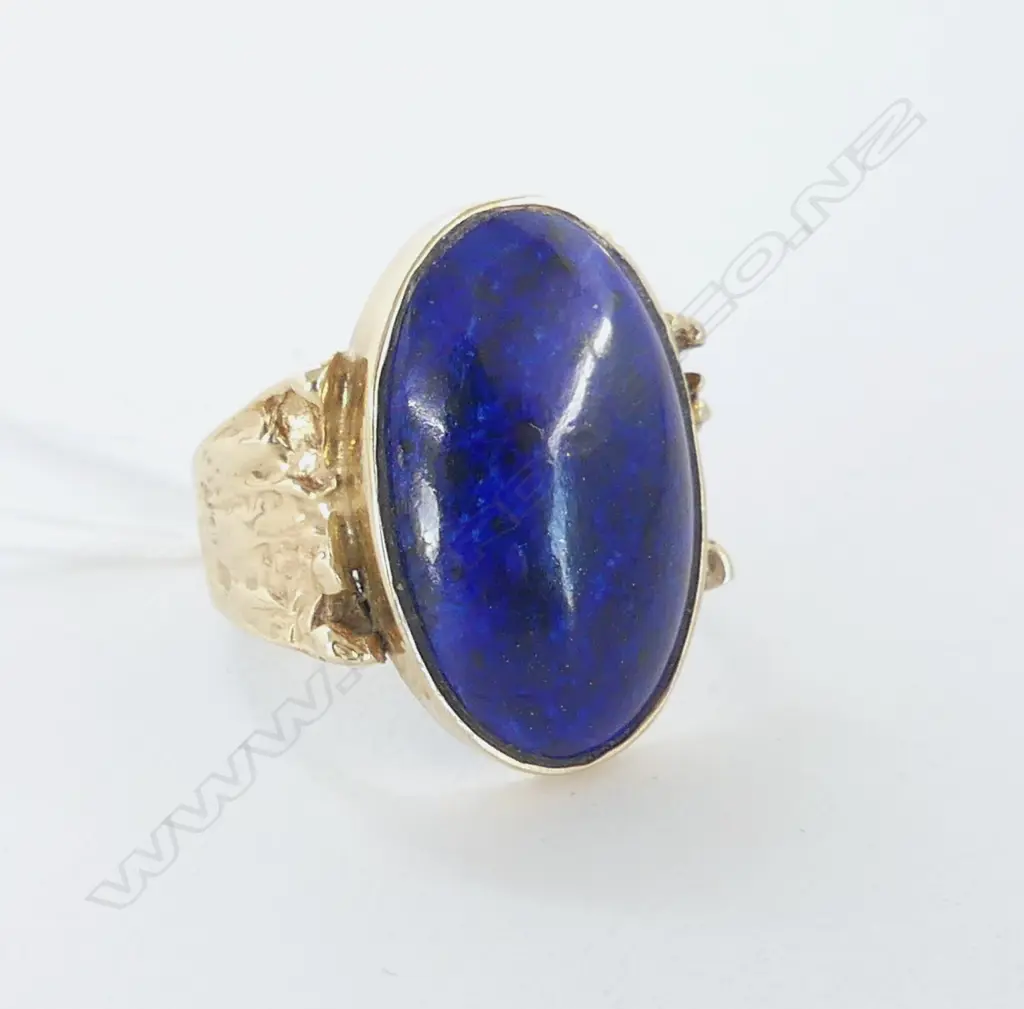 14CT Y/G  DESIGNER RING BLUE LGE CABACHON GEM STONE 6gms  SIZE P Image 1++