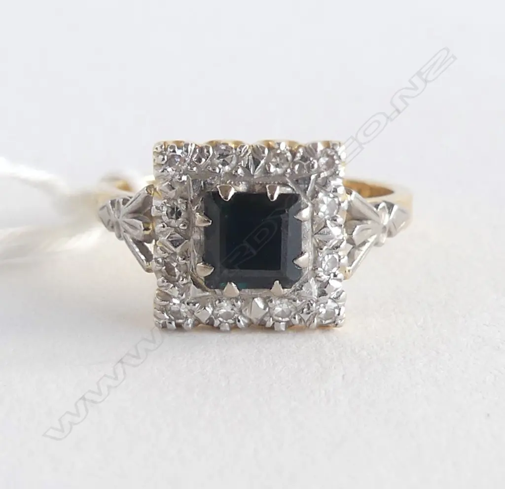 18CT & PLATINUM DIAMOND & SAPPHIRE RING 5.1gms  SIZE N Image 1++