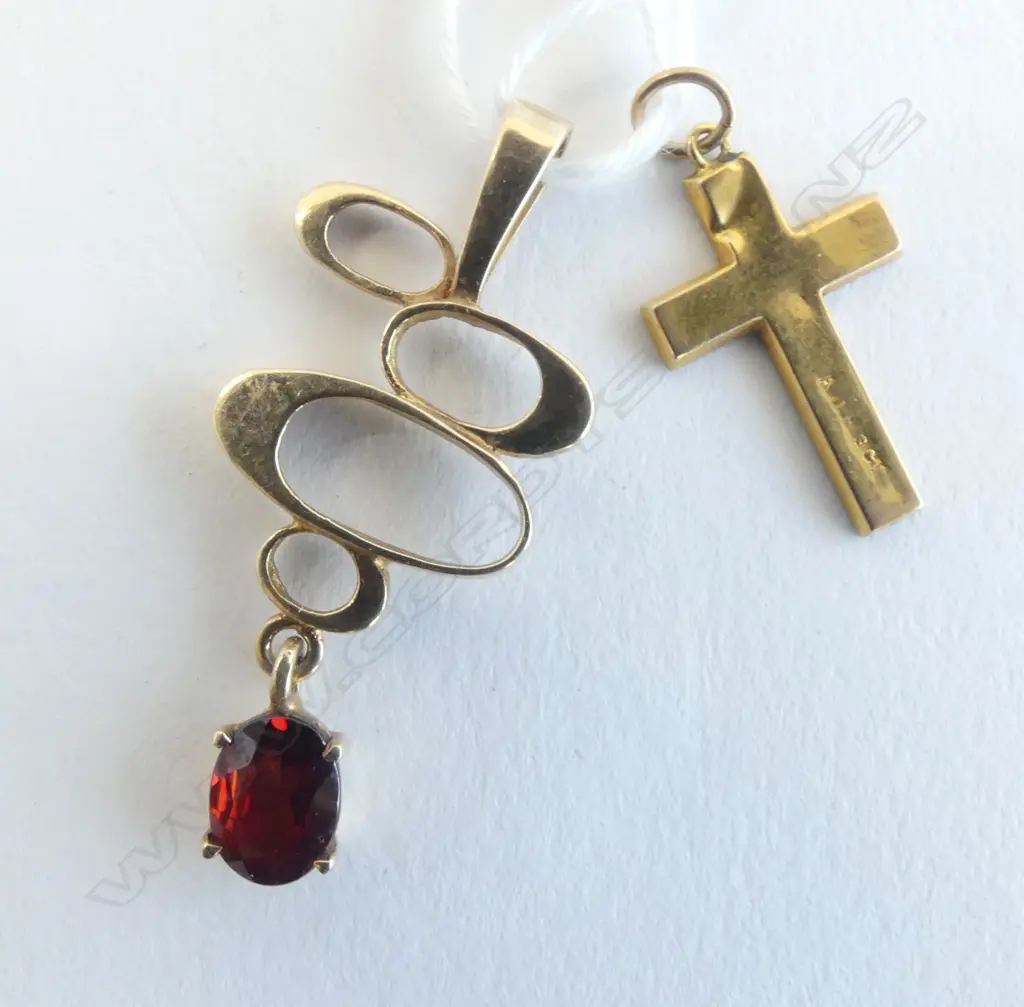 9CT PENDANT w. RED STONE + 9CT CROSS 2.8gms Image 1++