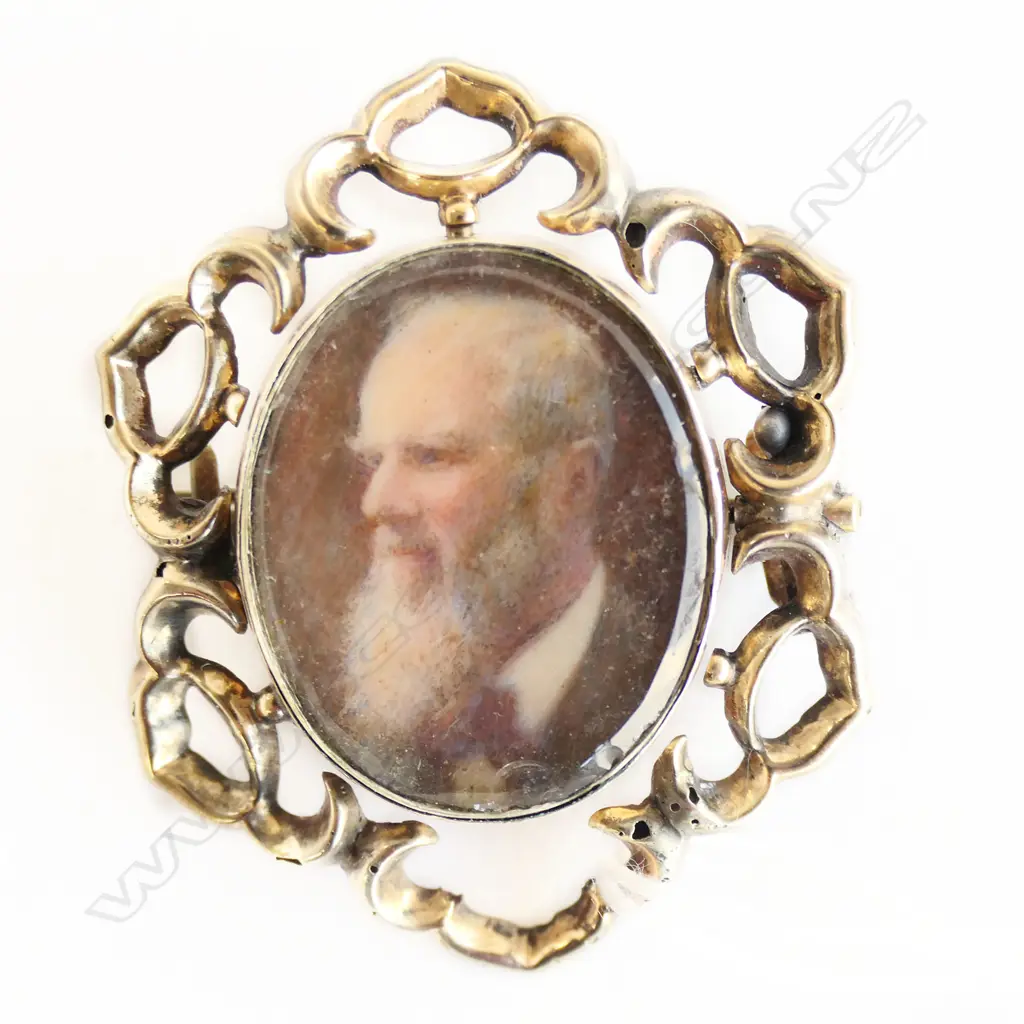 ANTIQUE PINCHBECK MOURNING BROOCH Image 1++