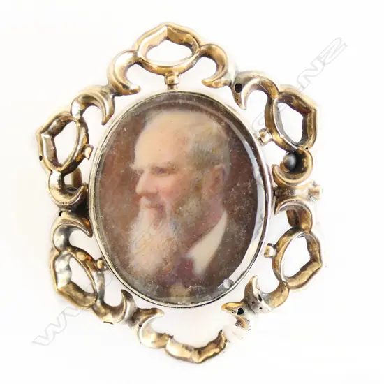 ANTIQUE PINCHBECK MOURNING BROOCH