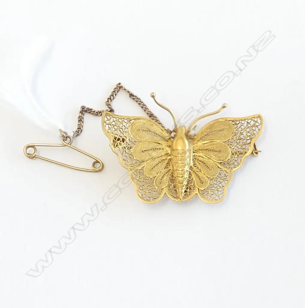 9CT BUTTERFLY BROOCH 3.6gms Image 1++