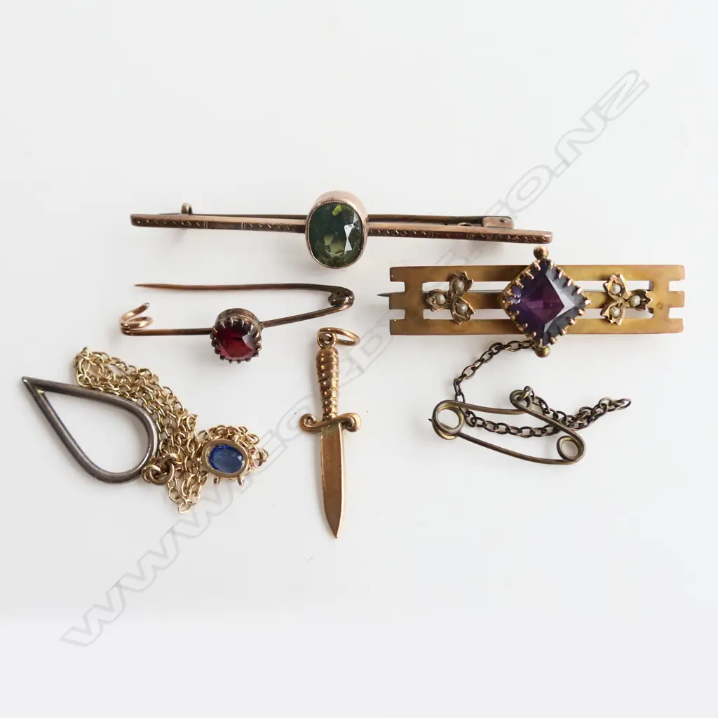 3 GOLD? BROOCHES + BRACELET & CHARM 12.2gms Image 1++