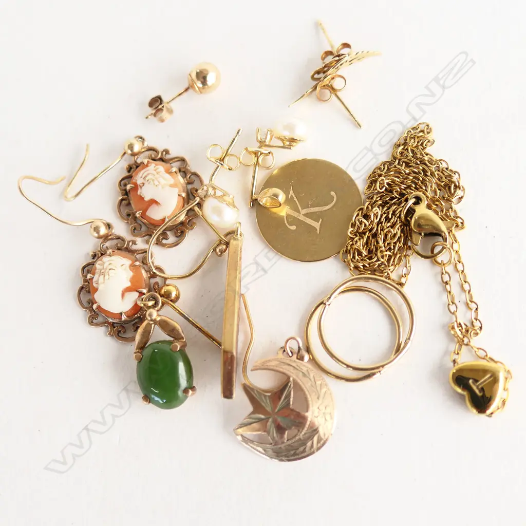 ASST 9ct GOLD [SOME UNMARKED] 10.6gms Image 1++