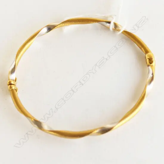 22CT GOLD BANGLE 10.7gms spiral twist. Marked 916 & tested as 22ct