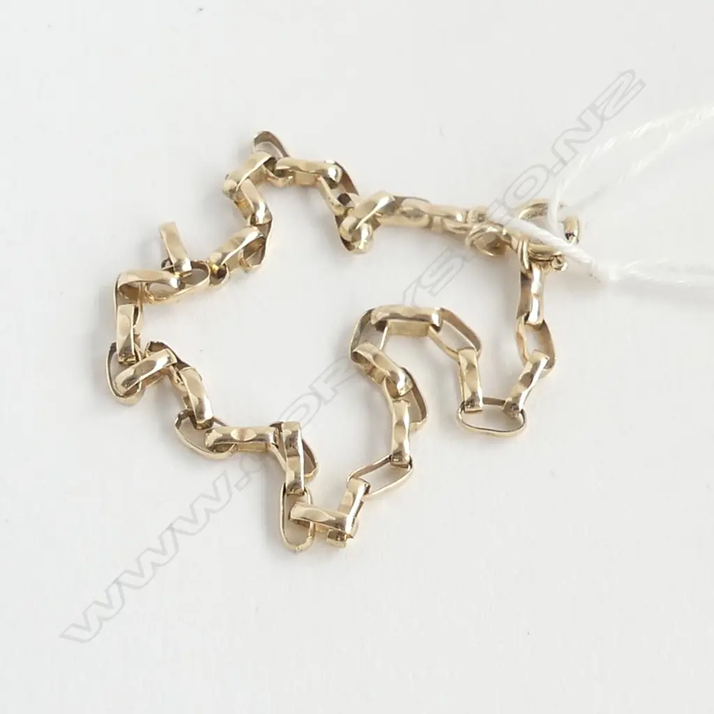 9ct GOLD FINE LINK BRACELET, 2.15gm Image 1++