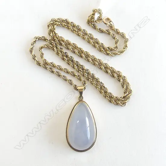 9ct YELLOW GOLD PENDANT ROPE NECKLACE W pale mauve jadeite/quartz cabochon 15gms