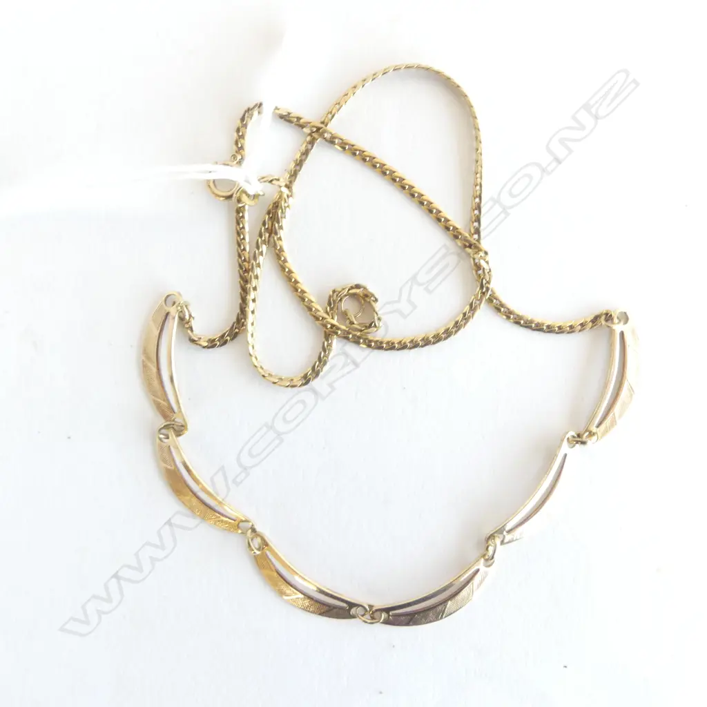 8CT GOLD NECKLACE 6 crescent front links 6.35gms Image 1++