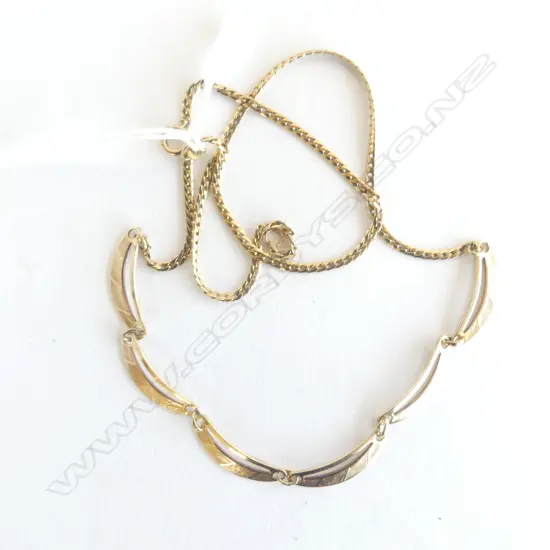 8CT GOLD NECKLACE 6 crescent front links 6.35gms