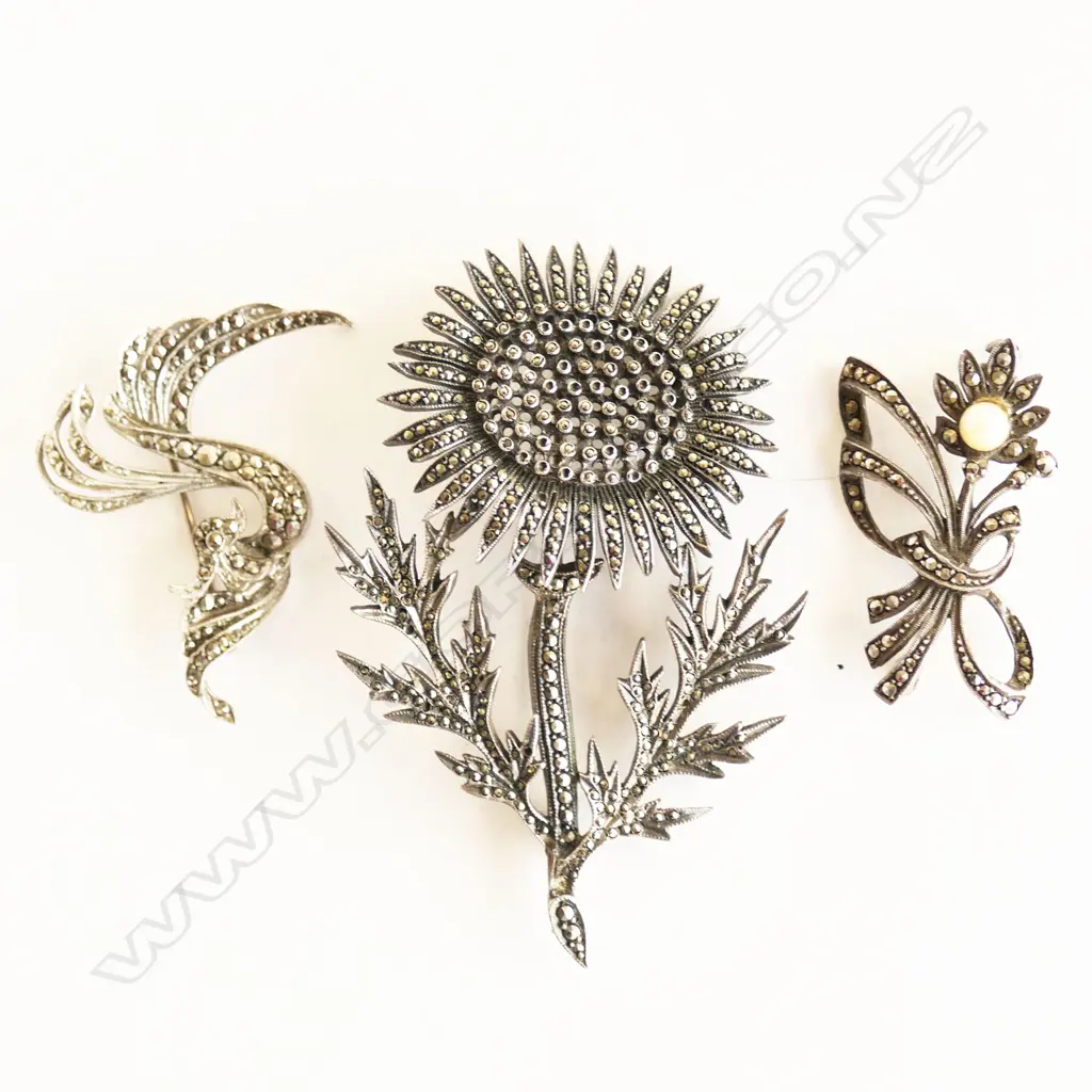 VINTAGE LGE FANCY SILVER & MARCASITE SUNFLOWER BROOCH + 2 OTHERS. MINOR LOSSES Image 1++