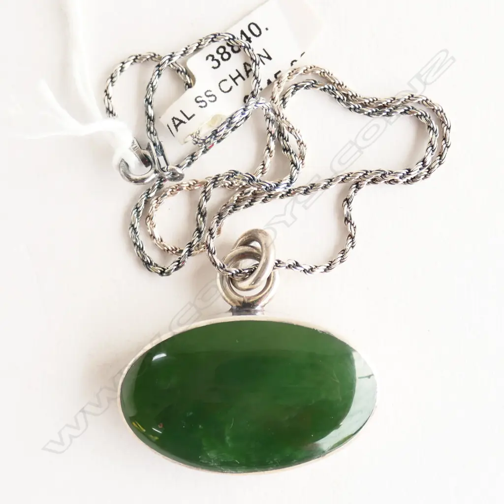SILVER & JADE PENDANT w. SILVER CHAIN new old stock Image 1++
