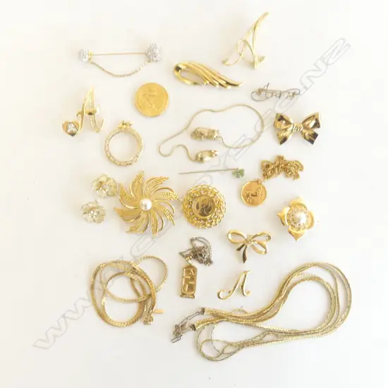 ASST. GOLD TONE COSTUME JEWELLERY