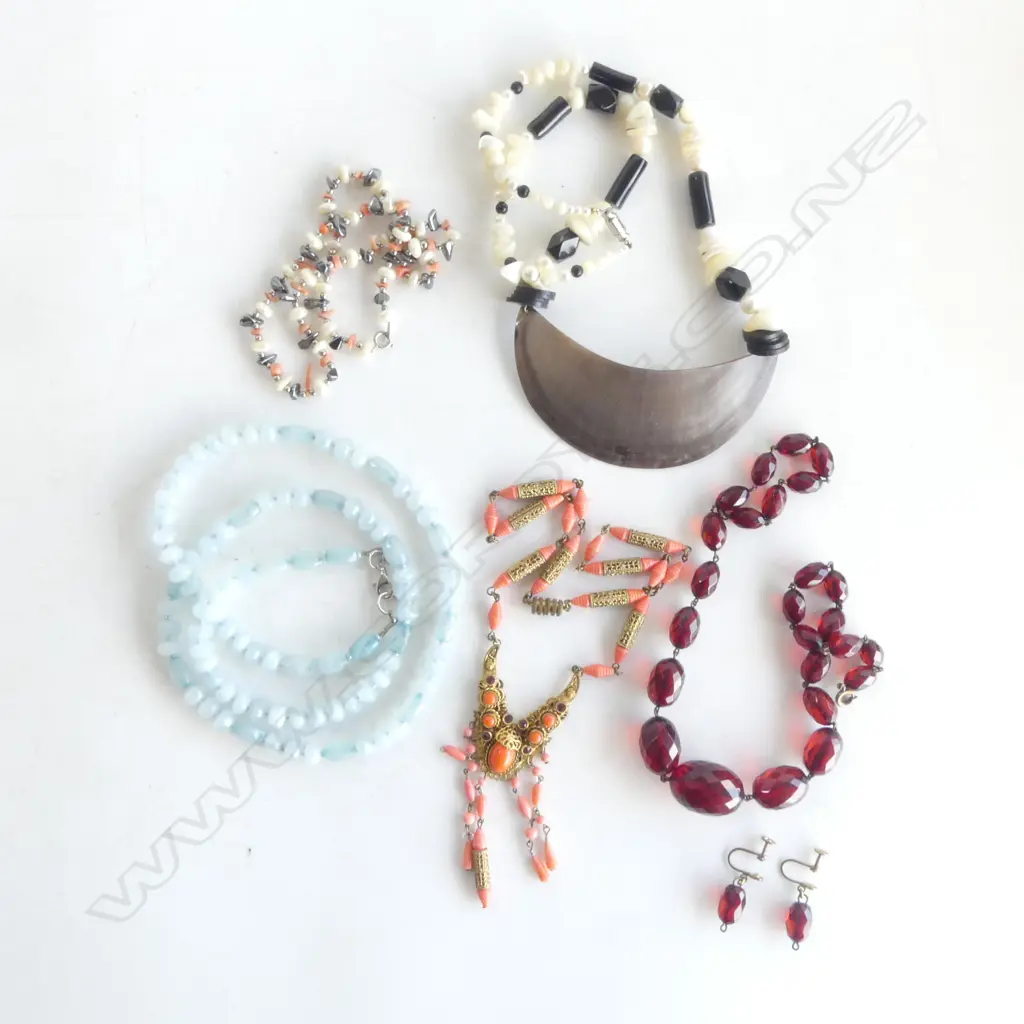 5 VINTAGE NECKLACES: CORAL + PEARL + HEMITITE & MOP ETC  Image 1++
