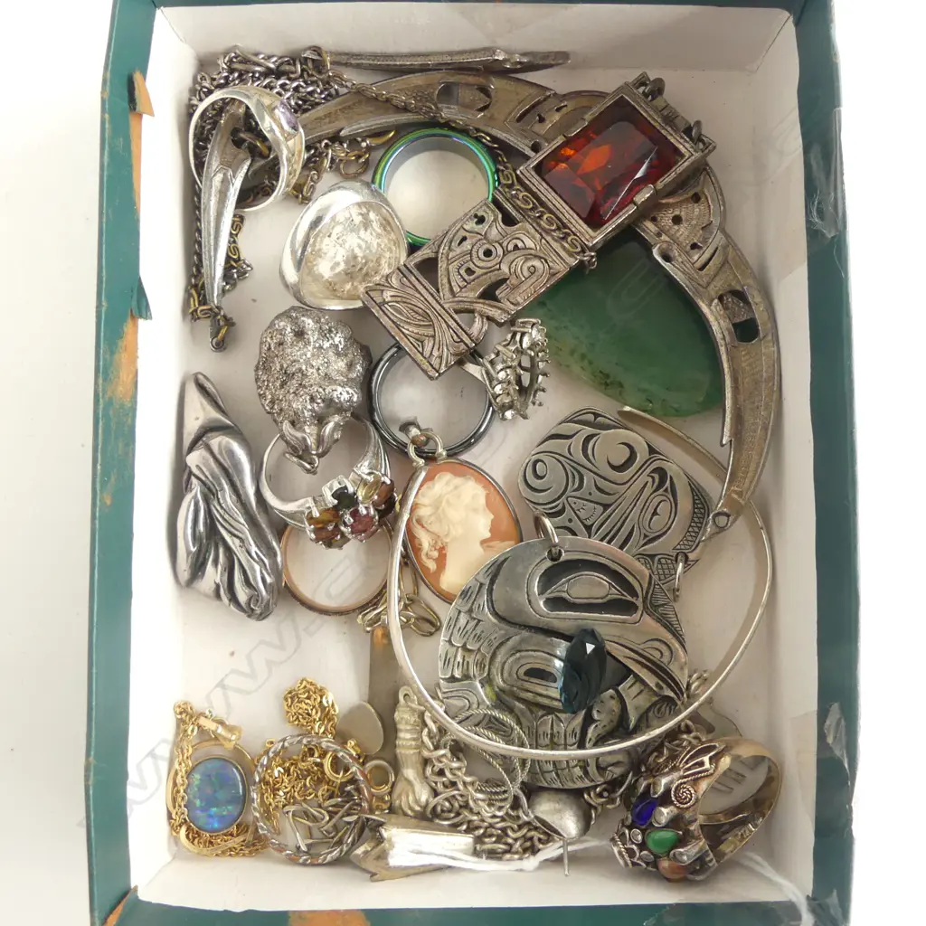 BOX SILVER JEWELLERY & OTHERS Image 1++