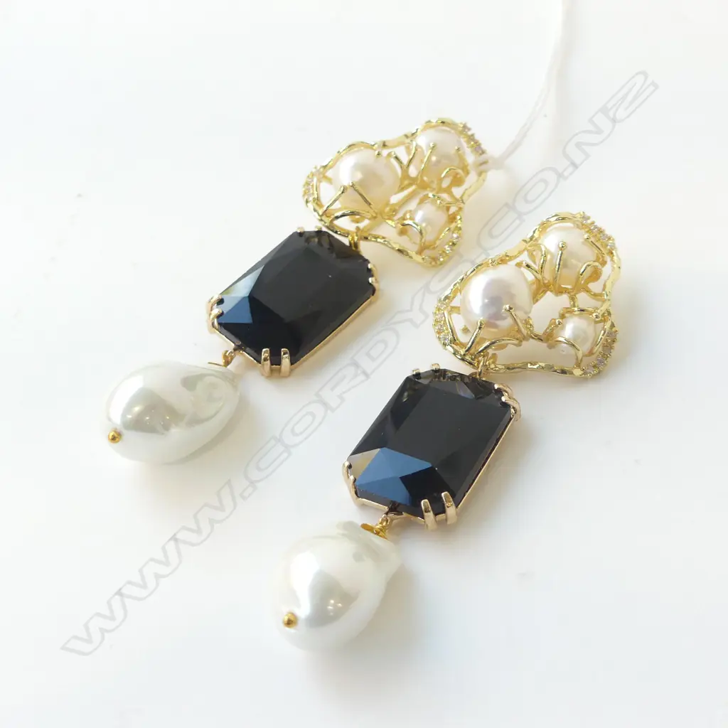 PR FAUX PEARL & ONYX EARINGS 90MM DROP Image 1++