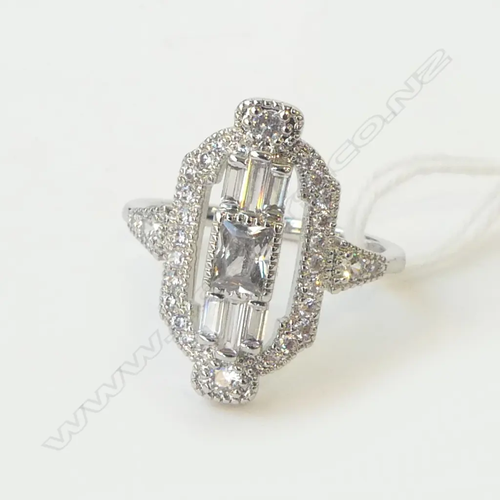 FAUX DECO STYLE DIAMOND RING Image 1++
