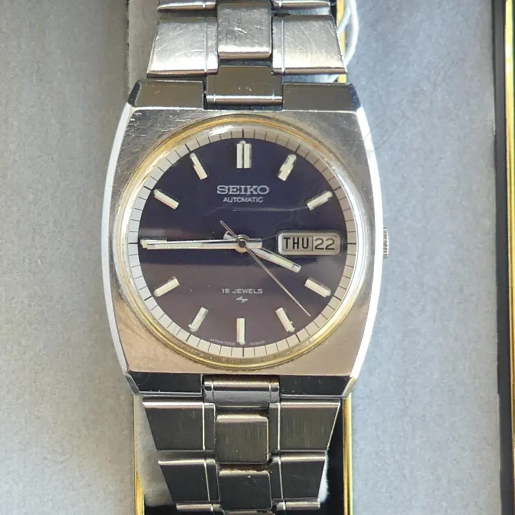 VINTAGE BOXED SEIKO AUTOMATIC GENT'S WRISTWATCH 19 JEWEL apparently running Image 1++