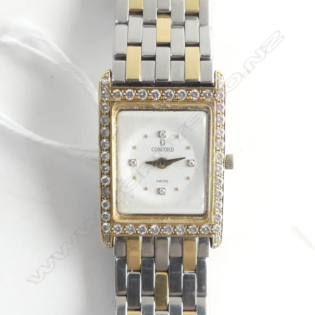 **RTV** CONCORD 18ct & STAINLESS W DIAMONDS LADIES WRISTWATCH quartz movement Image 1++