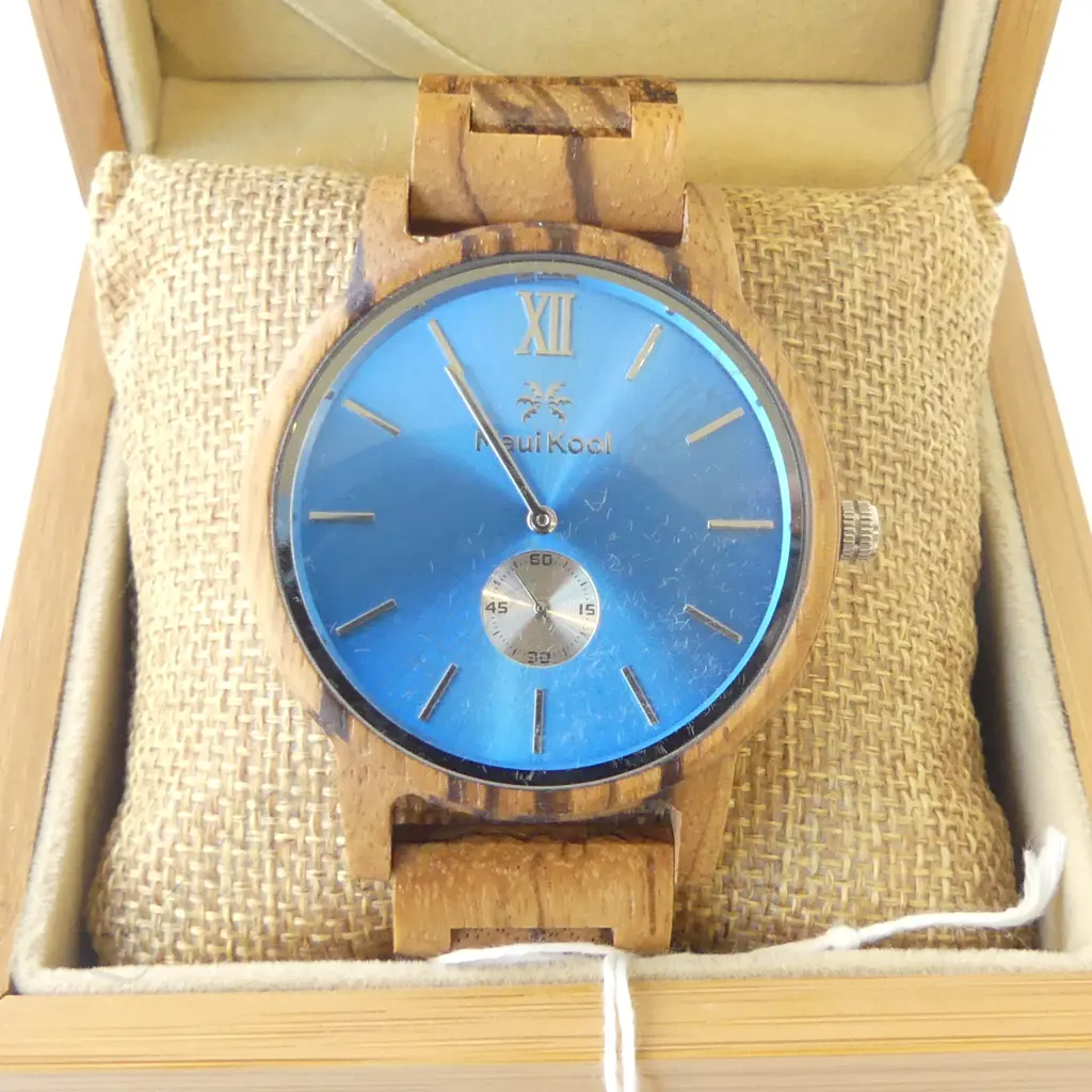 MINT & BOXED MAUI COOL GENTS WRIST WATCH  Image 1++