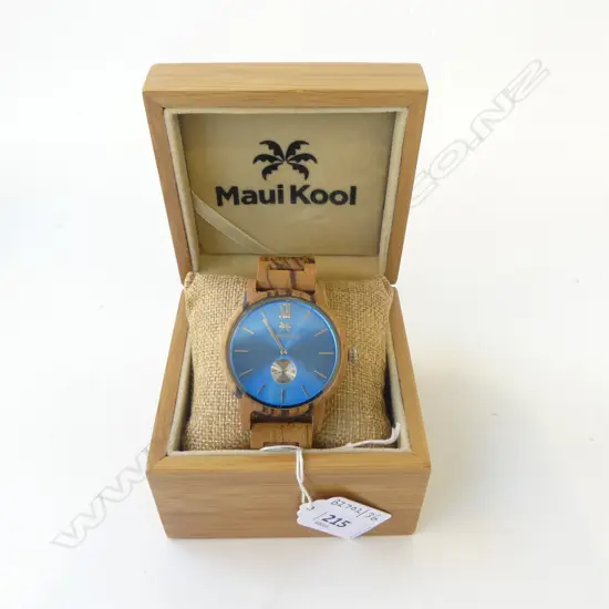 MINT & BOXED MAUI COOL GENTS WRIST WATCH 