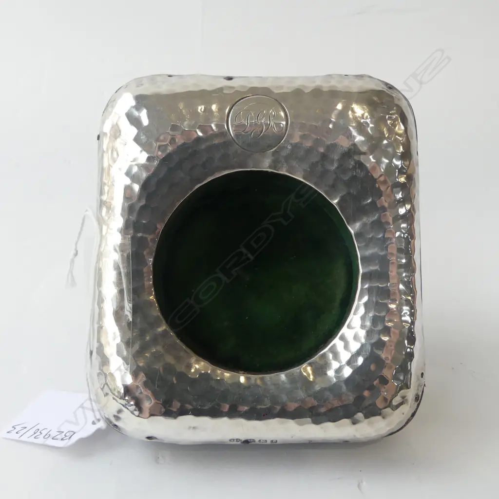 STG SILVER WATCH STAND BIRMINGHAM 1910 WITH GREEN VELVET INTERIOR, H.110MM Image 1++