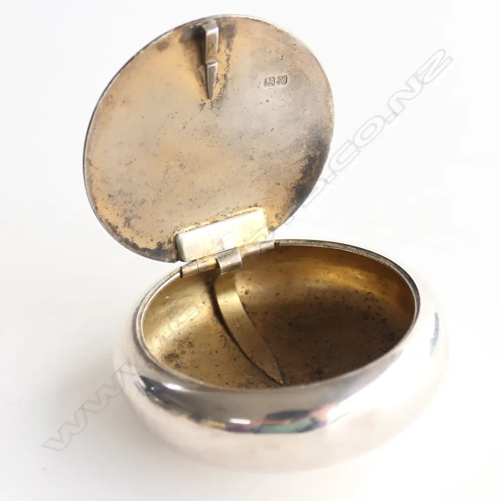 SILVER TOBACCO BOX compressed round Chester 1876 71gms Image 1++
