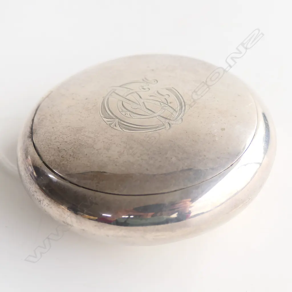 SILVER TOBACCO BOX compressed round Chester 1876 93gms Image 1++