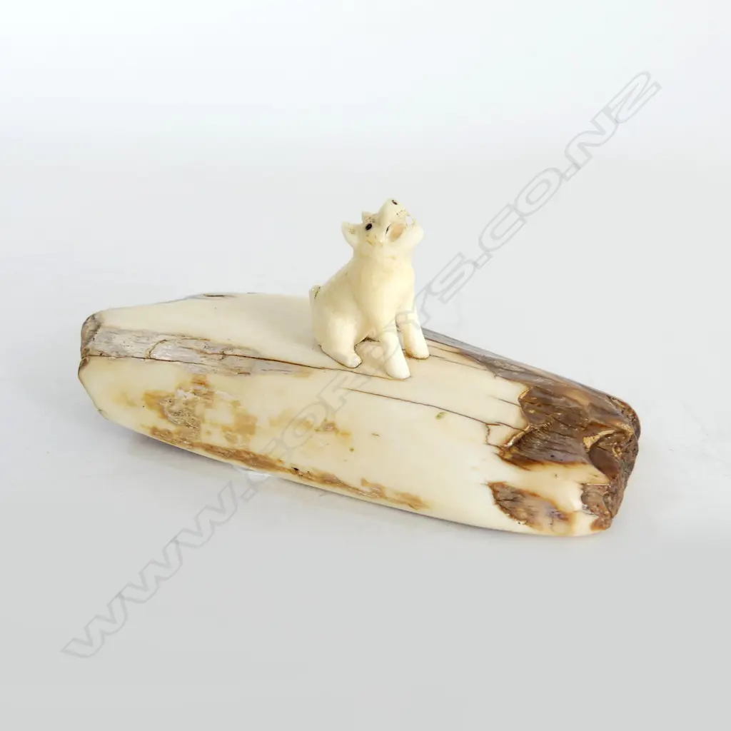 (25326) MAMMOTH BONE w CARVED DOG L.110mm Image 1++