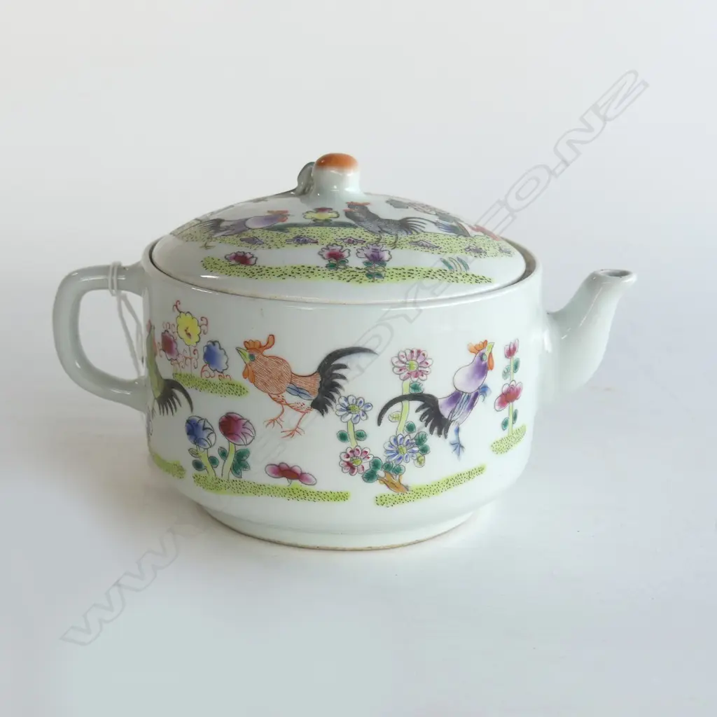 CHINESE PORCELAIN FAMILLE ROSE CHICKEN TEAPOT Image 1++