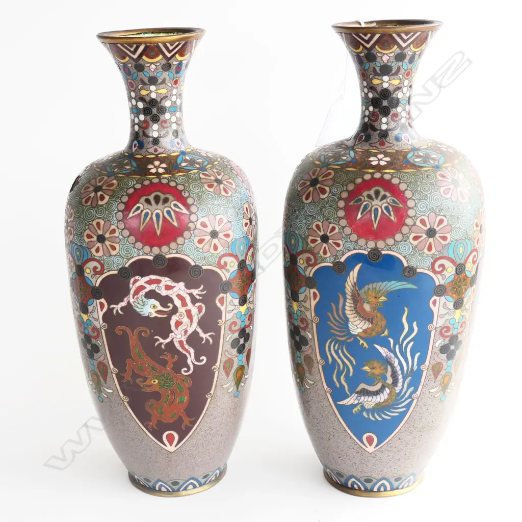 (25351) PR TALL VINTAGE JAPANESE CLOISONNE VASES, H.300mm (both have chips) Image 1++