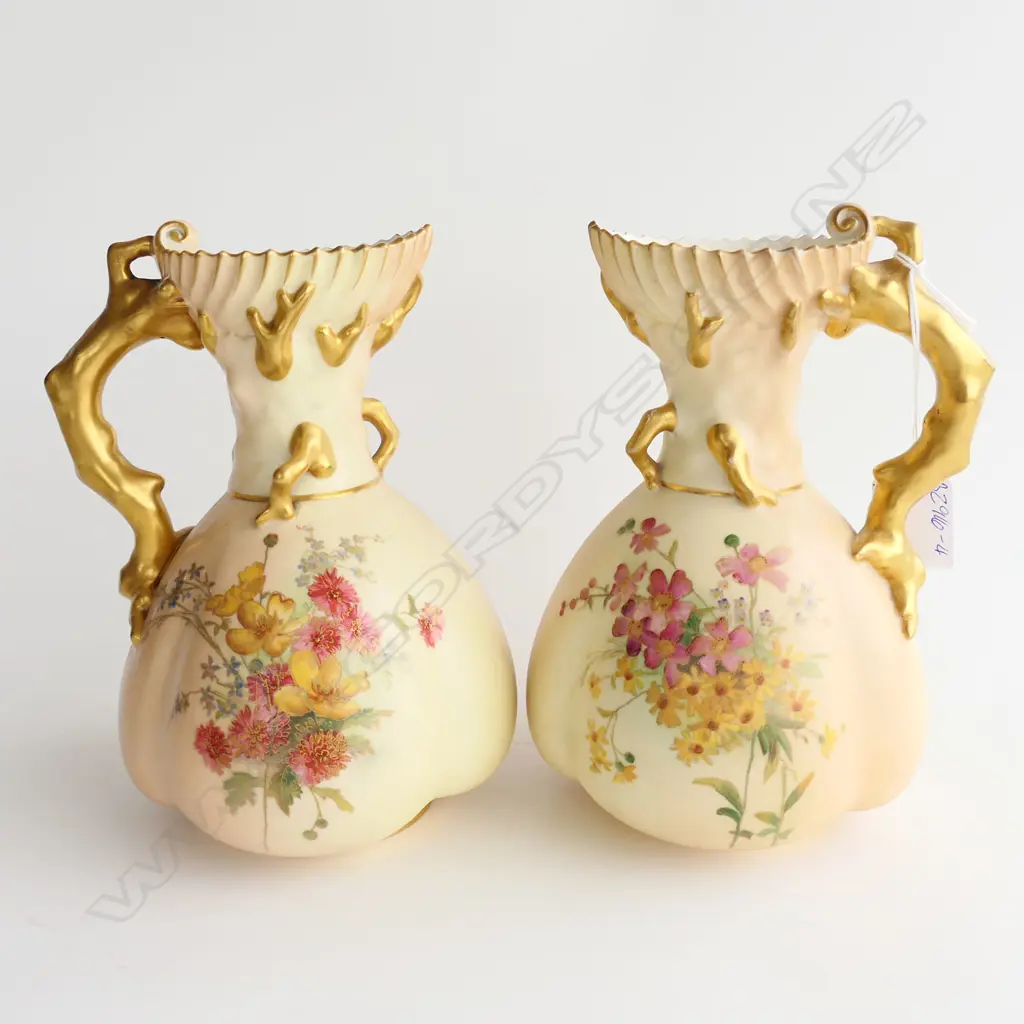 PR ROYAL WORCESTER EWERS w GILT HANDLES & HAND PAINTED FLOWERS, H.180mm Image 1++