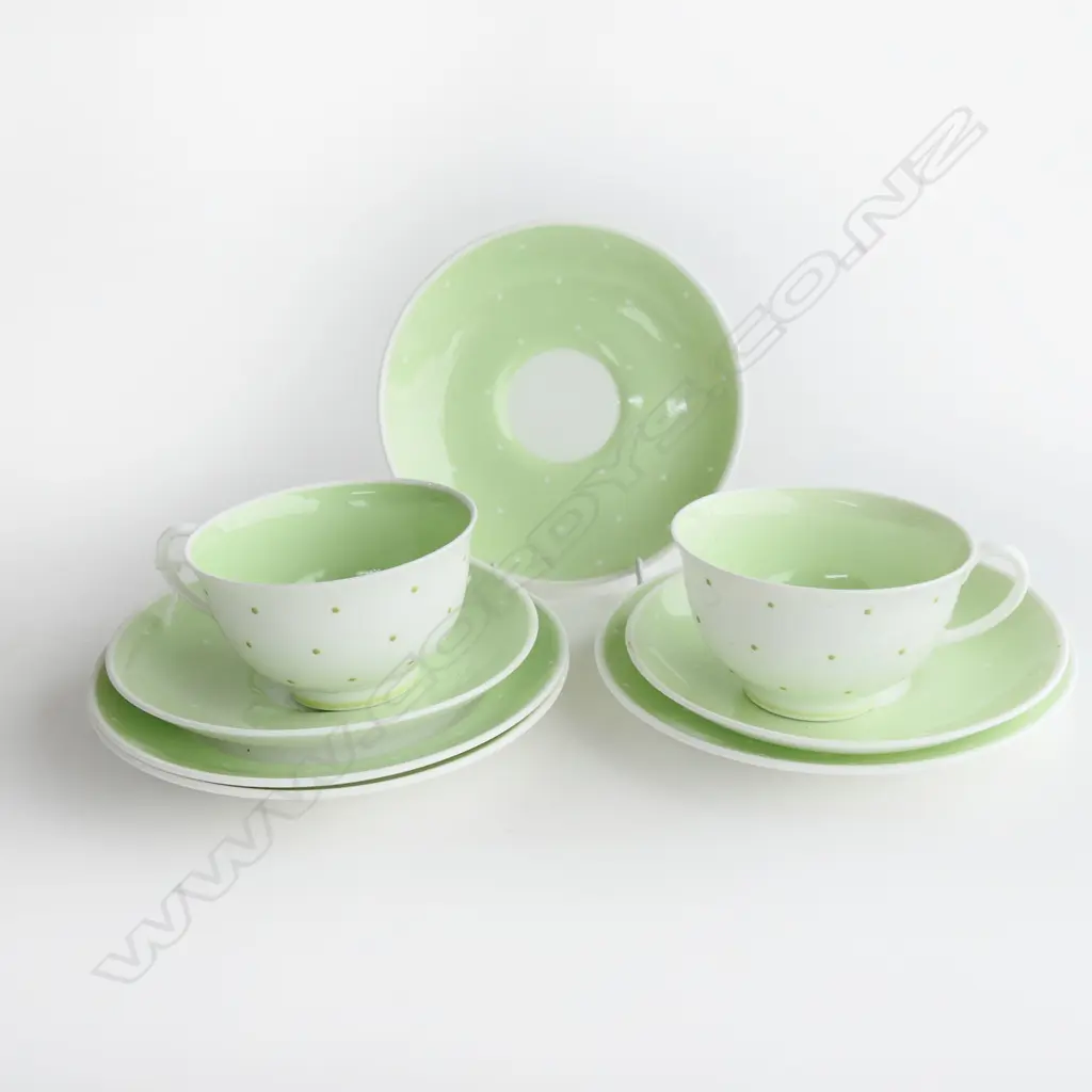 2 SUZIE COPPER CUPS 3 SAUCERS & 3 PLATES Image 1++