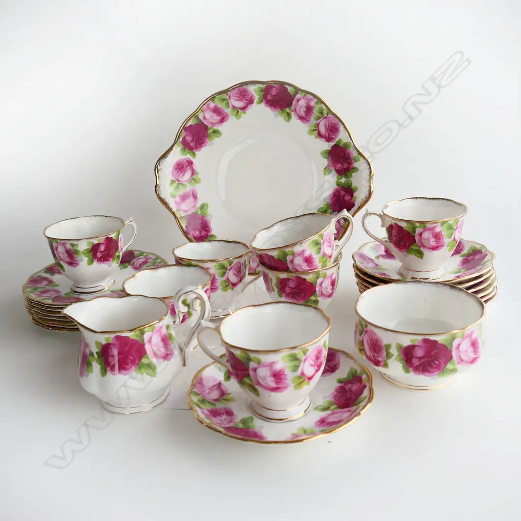 R/A OLD ENGLISH ROSE TEASET  SANDWICH PLATE  7CSPS & CREAM SUGAR  Image 1++