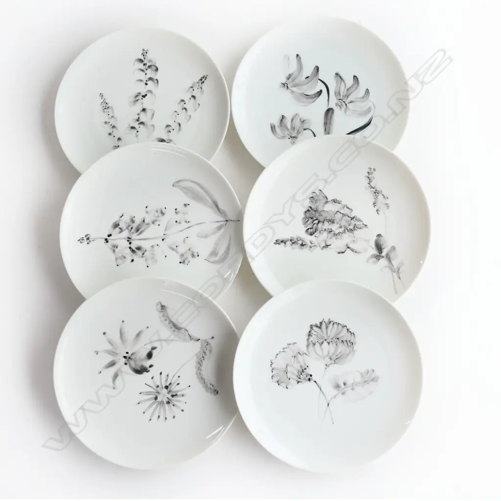 6 LIMOGES DESSERT PLATES w DELICATE FLORAL DESIGNS Image 1++