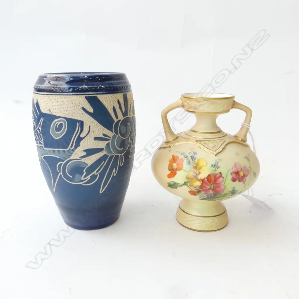 2 VASES; BARNSTAPLE POTTERY H.125mm, R. WORCESTER BLUSH (BASE REPAIRED) H.110mm Image 1++