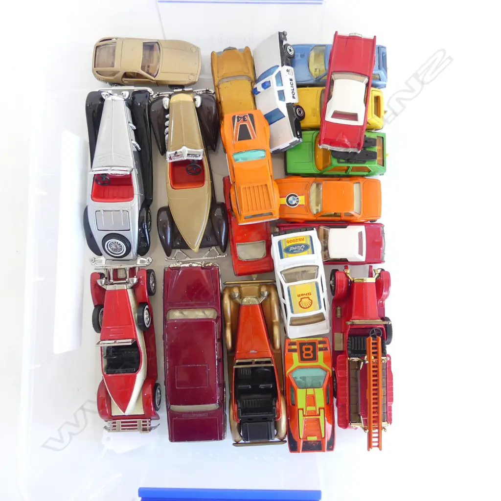 SMALL TRAY OF 19 DIE CAST UNBOXED  CORGI & MATCHBOX CARS  Image 1++