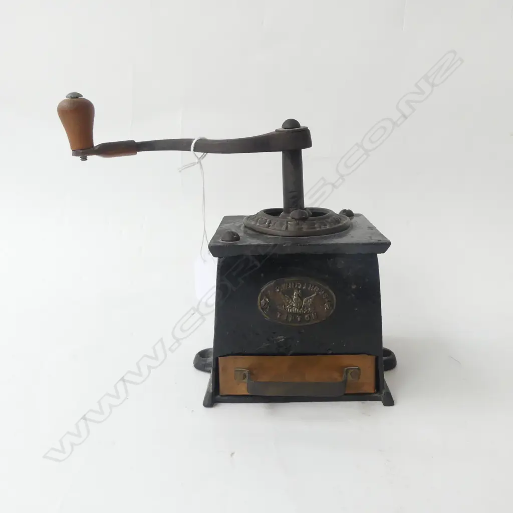 OLD VINTAGE WHITEHOUSE TIPTON MANUAL COFFEE GRINDER,  120 x 120 x 160mm Image 1++