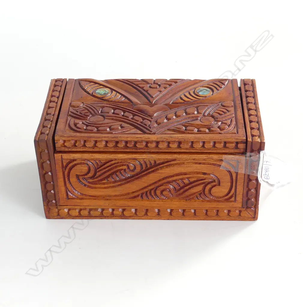 CARVED WOODEN MAORI BOX W.155mm  Image 1++