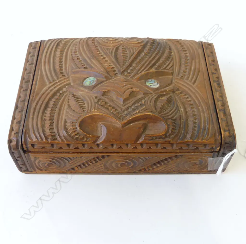 CARVED WOODEN MAORI BOX W.165mm Image 1++