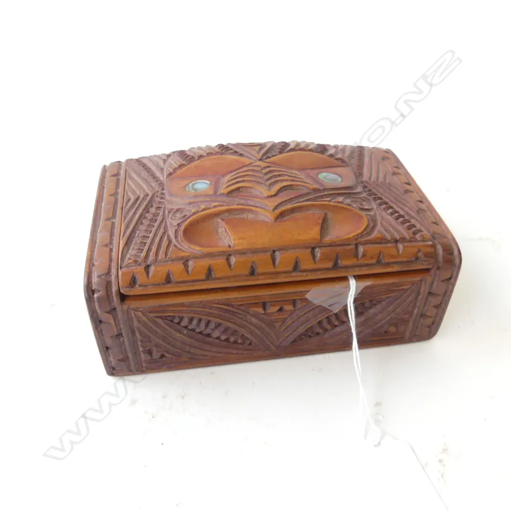 CARVED HEART KAURI MAORI BOX W.155mm Image 1++