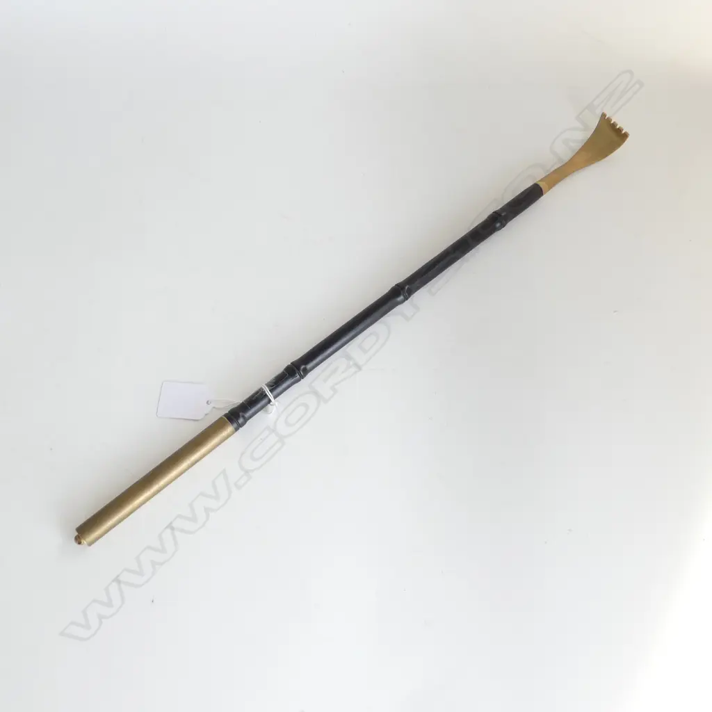 CHINESE ROSEWOOD BACK SCRATCHER L.465mm Image 1++