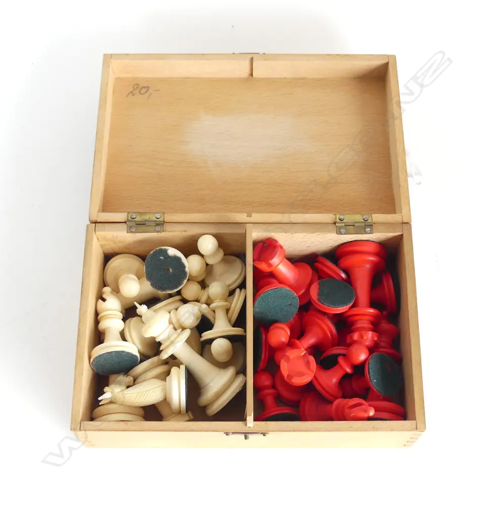 VINTAGE CHESS SET; NATURAL & RED DYED IVORY H.70mm Image 1++