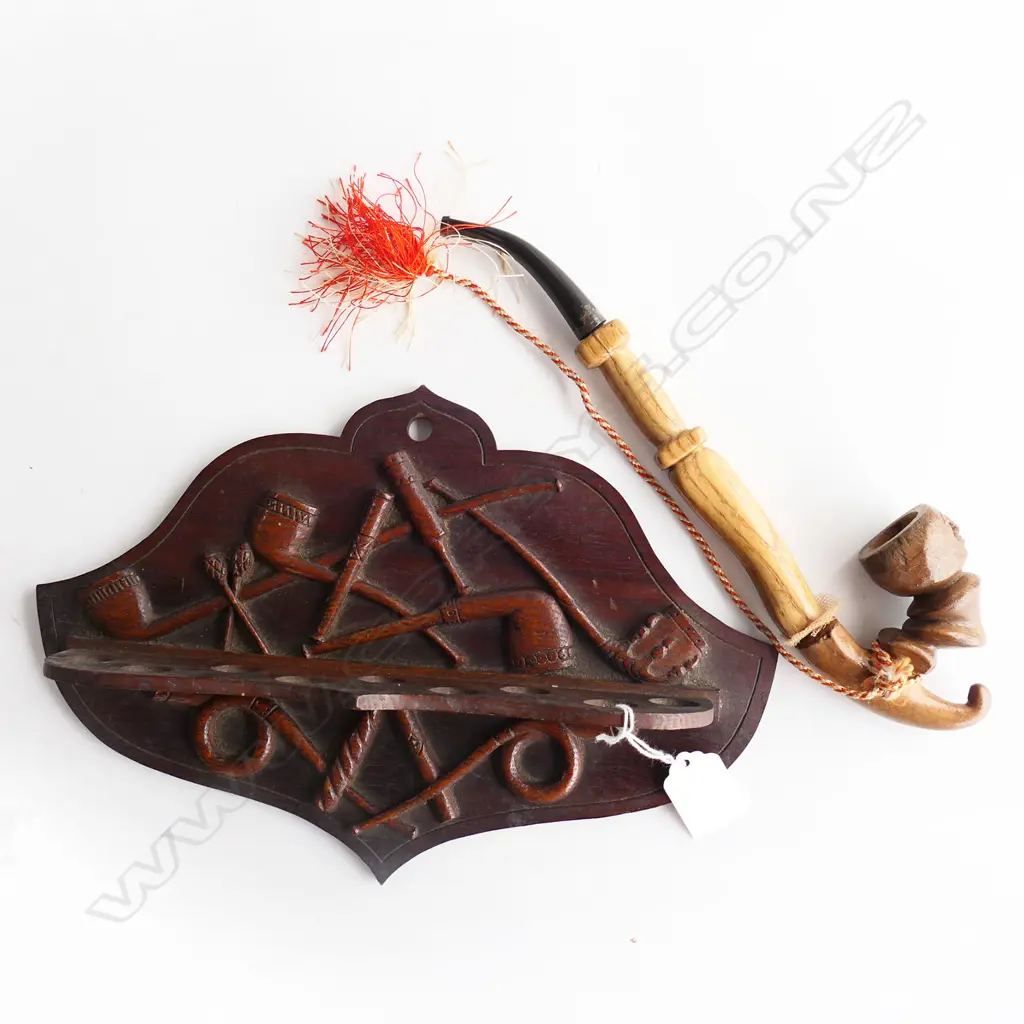 VINTAGE 9 PIPE CARVED WOODEN PIPE RACK W 1 PIPE Image 1++