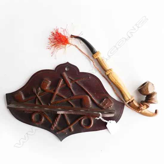 VINTAGE 9 PIPE CARVED WOODEN PIPE RACK W 1 PIPE