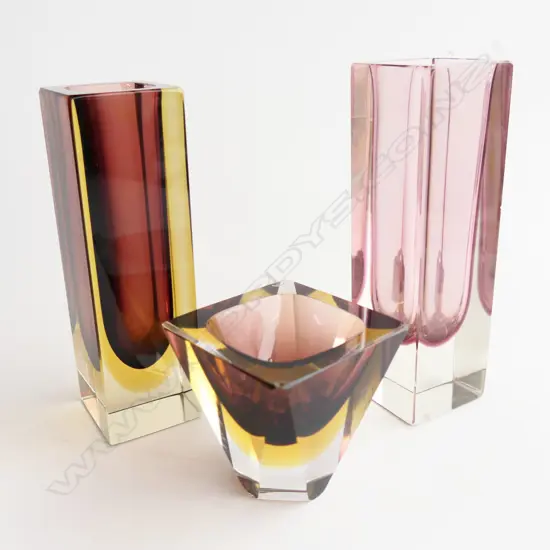 3 MURANO SOMMERSO VASES; PURPLE TONES, SMALLEST w. CHIPS, TALLEST w. 1 TINY NIBBLE H.150mm