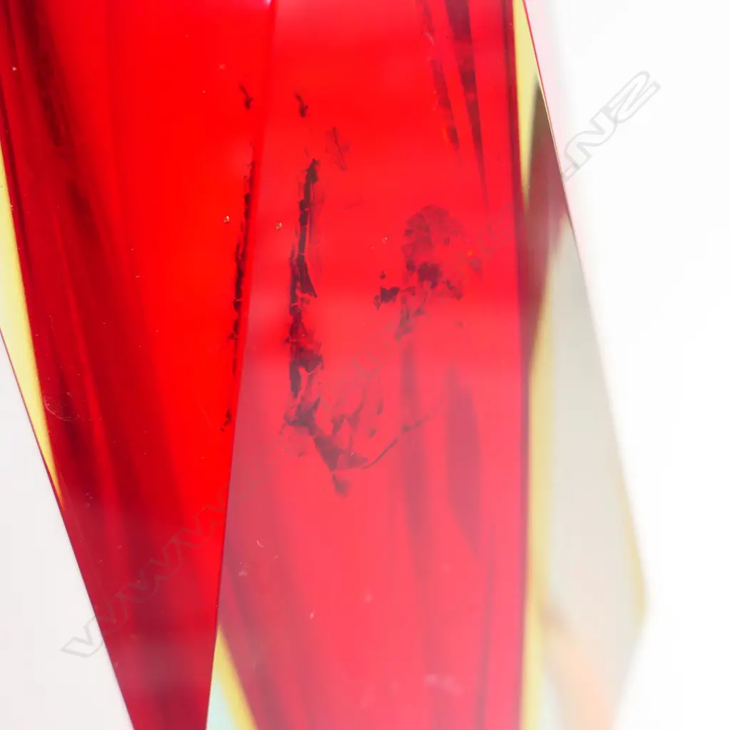RED MURANO SOMMERSO FACET CUT GLASS VASE H.250mm - 1 TINY NIBBLE Image 1++