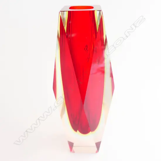 RED MURANO SOMMERSO FACET CUT GLASS VASE H.250mm - 1 TINY NIBBLE