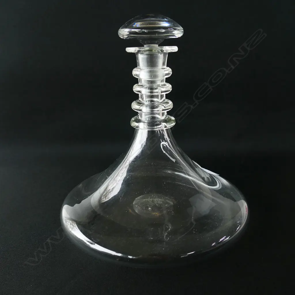WIDE BOTTOMED HANDBLOWN SHIP'S DECANTER H.240 x 220mm Image 1++