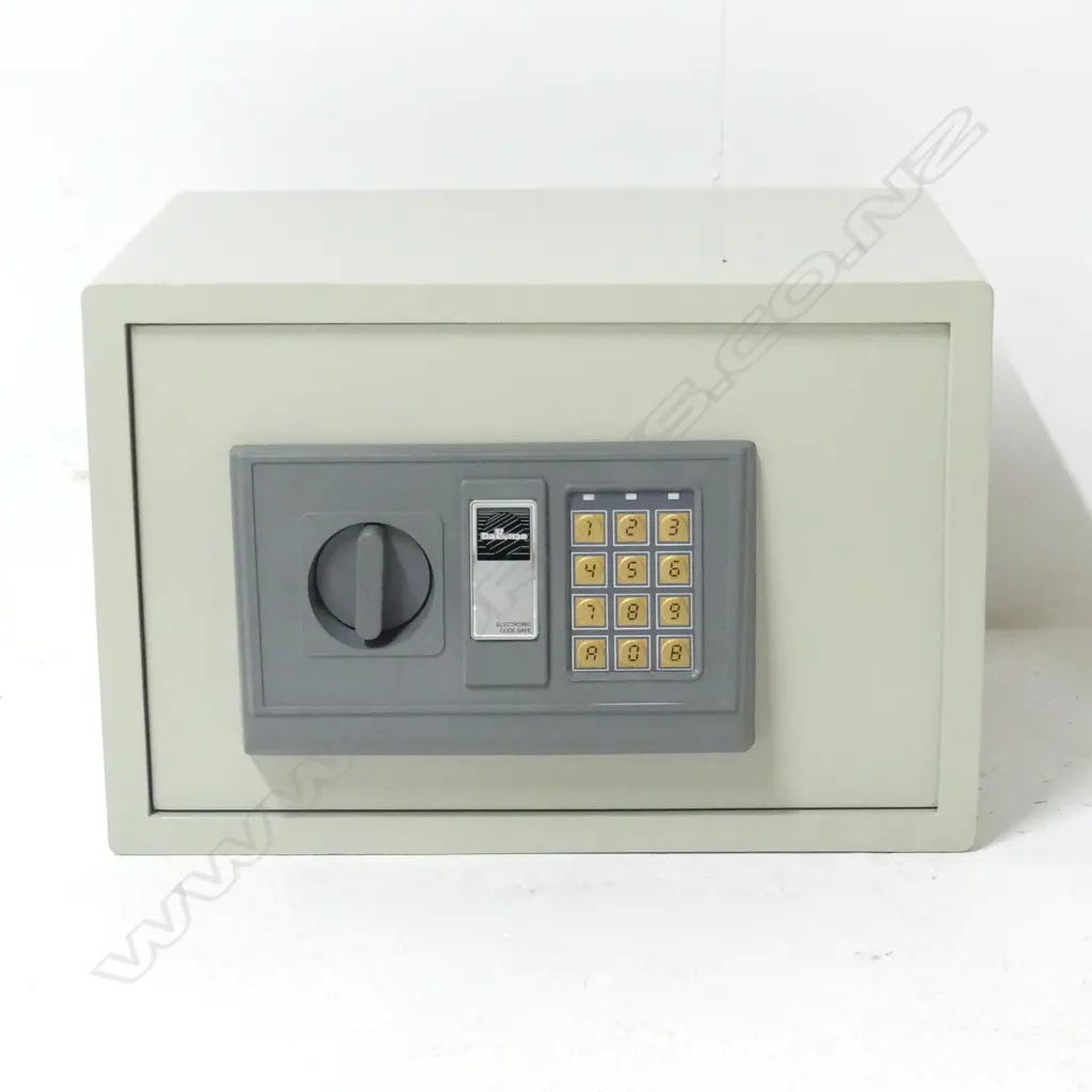 ELECTRONIC SAFE w. KEY, AS NEW 375x250x250mm Image 1++