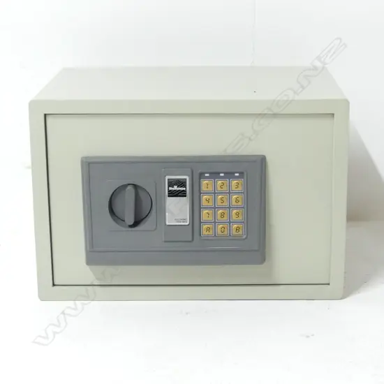 ELECTRONIC SAFE w. KEY, AS NEW 375x250x250mm